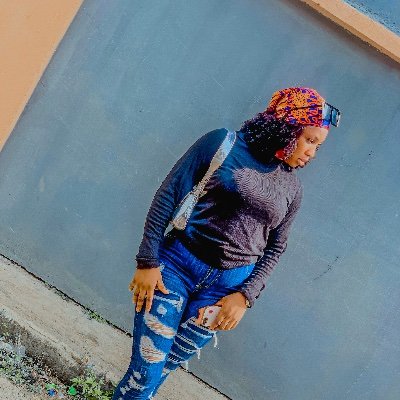 AdeyeyeEst's profile picture. 