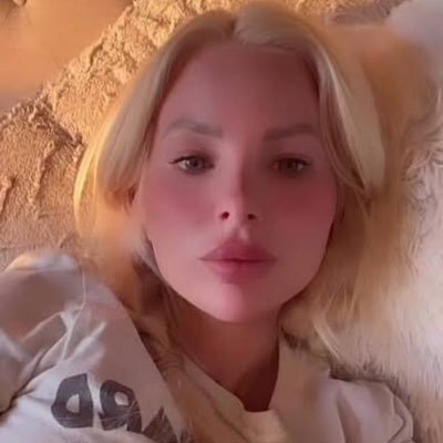 cailhatJessica's profile picture. single and ready to mingle