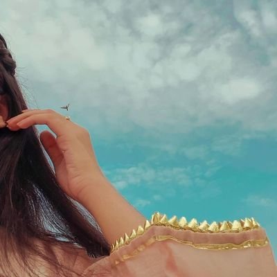 naturesloops's profile picture. Find yourself in embrace of earth ✨