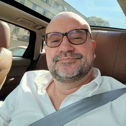 LcLucianocorrea's profile picture. Brasileiro, casado, pai de 3 filhos, empreendedor, apaixonado pela minha esposa e amante da minha família.