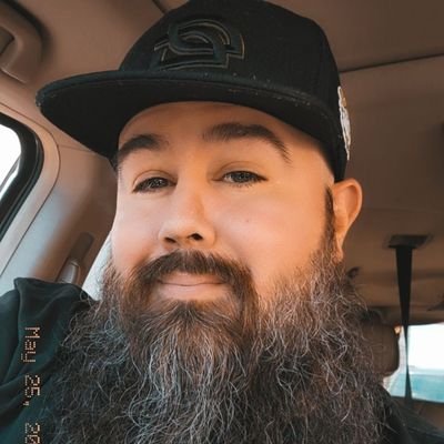 beer drinking, beard having, smart ass that plays cod casually * 6x time free league champ played won coached won gmed won 🥇🏆 🏆🏆🏆🏆
