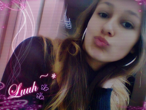 LuhMarsilio's profile picture. O tempo é algo que não volta atras portanto, plante seu jardim e decore sua alma ao invés de esperar que alguém lhe mande flores.
Willian Shakespear