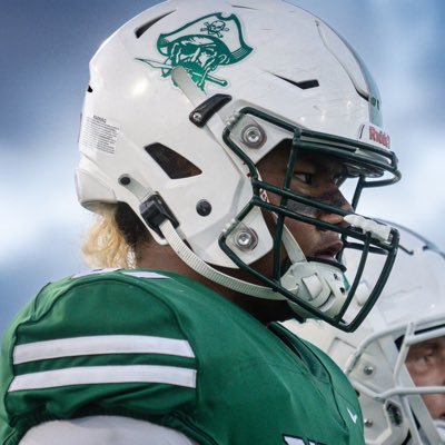 4.0 GPA | c/o 2027 | 4⭐️OL | ESPN TOP 300 | RIVALS TOP 300 | Oceanside HS | 6’4 280lbs | NCAA ID 2310133186 | 📧 Teammageo@excelsm.com