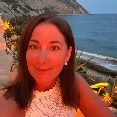 Proud mum. Organiser. School Development Manager (PT). Foodie. Cockapoo lover....& Horse Box Bar owner, check out @dottymares