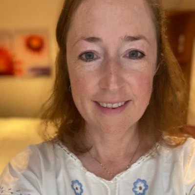 #contentdesigner #comms #linguist and Mummy to two gorgeous girls, with a love of #animals, #food, #film, #art and #books