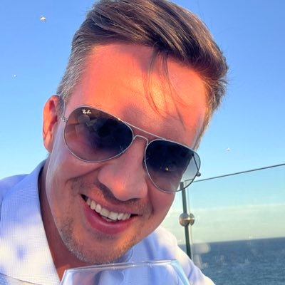 Digital native and family guy living Zürich, originally from Hungary. Opinions are mine, representing myself. #nba #snowboard #crypto #enduro #web #digital