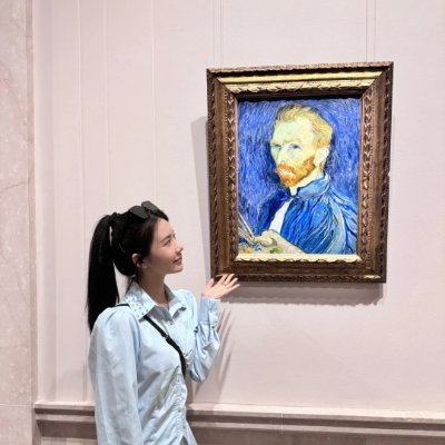I am a girl who loves life and likes to record and share my experiences through collection. Whether it is antiques, books, or unique handicrafts