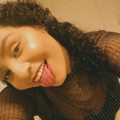 Estou obcecada pela Max de 2 broke girl. _____
I do all my own healing ! (•_•)