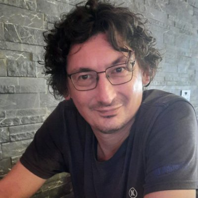 Software engineer, graphics and low level specialist.
Tech, politics, dogs, demoscene, random stuff.
Mainly lurking, occasionally replying.