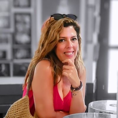 Periodista. Dame un 🎙️ y te contaré el mundo. Salgo en 📻 y 📺. #Carnaval 🥳, #fútbol 💛💙, mucho #Cádiz... Y lo que surja 😉
