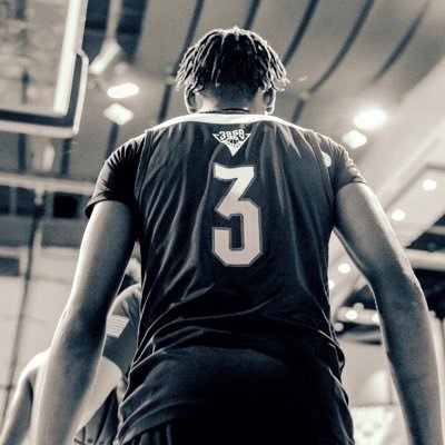 Highland School ‘27 | 6’3 185 | Combo Guard | 3.7 GPA | 540-273-9205 (phone number) | @jemaljulius@gmail.com | @malfrmva._ on ig |