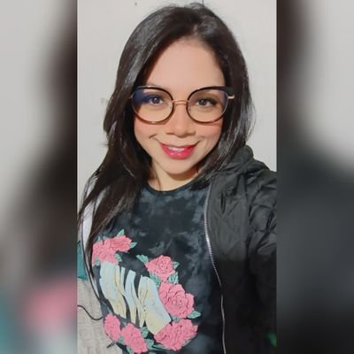 DamarisB21's profile picture. 