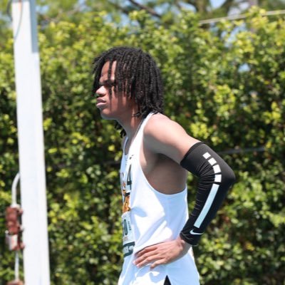 | St. Laurence 25'🎓| 100m: 10.94 | 200: 23.18 | 5'11 | 165lbs | Track and Field | 4.36 GPA | Contact Email: mthompsonjr2007@gmail.com | Phone: 708-838-5761 |
