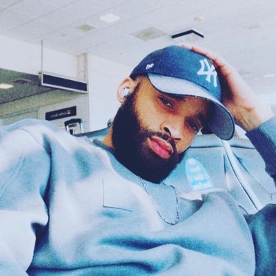 Always in my bag—faith, fitness, and a lil’ bit of fire, mixed in with some random thoughts. #beardguru 🔥🙏🏾