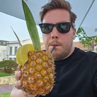 Adobe Garamond Balenciaga (@bkmacaulay) 's Twitter Profile Photo