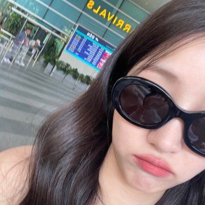 yeairning's profile picture. Move back to old account (@odetoclouds) Sorry for the inconvenience.