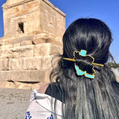 خاك ايران سرمه چشمم بميرم بنام و نمانم به ننگ♥️🤍💚