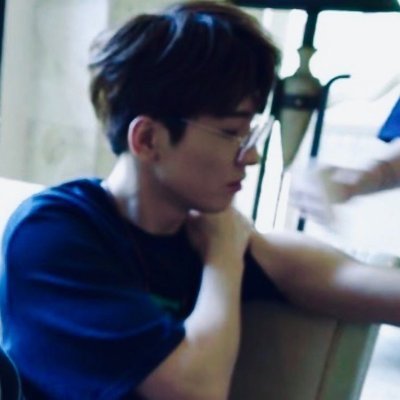 klxave's profile picture. 