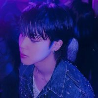 Poppy⁷ HIGH FIVED JIN (@strawberrichim) 's Twitter Profile