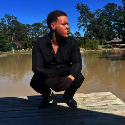 UP COMING Boxing Champ 🥊5’9 205 MY NAME Kellen Hawthorne/COCO/AKA COCO