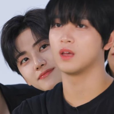 •sunflower no.10 🌻 • ไรท์ฌ.เฮงต่ายหมี 🐰💓🐻 Profile