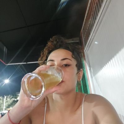 araniatsial's profile picture. 