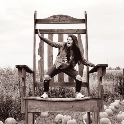 SassySooner142's profile picture. 🇺🇸#MAGA 🇺🇸 #TRUMP🇺🇸 #IFB🇺🇸
God, Family & Country!❤️🤍💙
Real Estate Broker in the Sooner State! 
 🚫 DM's