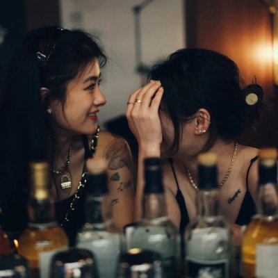 For a long time, I was used to sitting at the bar in a daze, with a fixed seat and a fixed drink. After a long time, I couldn't tell whether