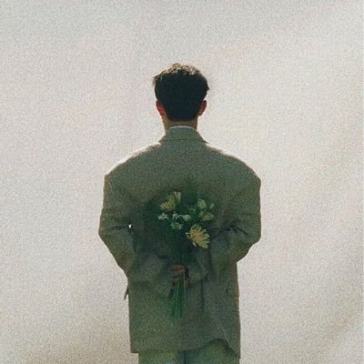 saythenamexo's profile picture. eri-carat | taylor swift ♡ licensed interior designer