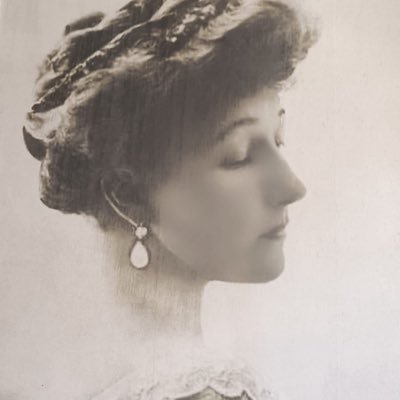 Sme najstaršia bratislavská kaviareň a reštaurácia. Štefánka sme od roku 1904.