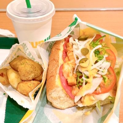 絹ダッシュのアカウントが乗っ取られました。帰ってくるか分かりませんので、とりあえず新しいアカウントを作りました。勝手にフォロー外されたりして困ってます。私からフォロー外す事はないのでこちらで絡んで下さると嬉しいです。よろしくお願いいたします。