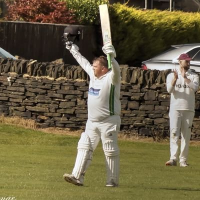 Dad, Husband, Leeds Utd fan, cricketer and very part time footballer!