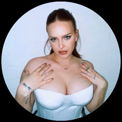 AnnieMarie2839's profile picture. UHEALTHY.28.07.23