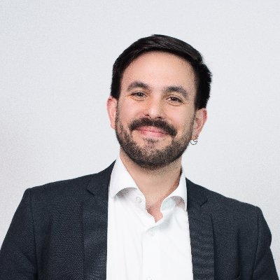 felipespinosaa's profile picture. Abogado. Padre de Matilde.
@jornadasderylit