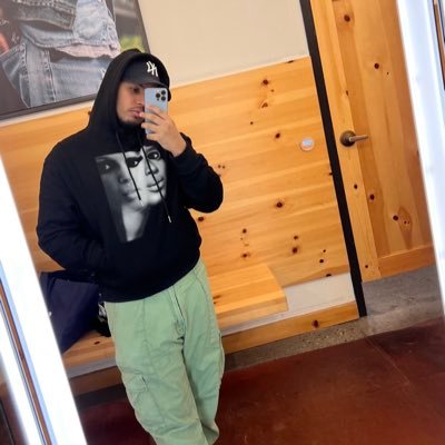 buzzlightyerrr4's profile picture. MEMENTO MORI 🙏🏽