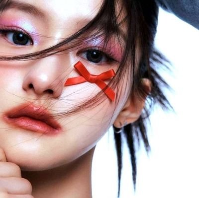 🥀....✧◝ `sometimes the basic can be more special than the complex....like roses.`