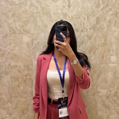 aynamango's profile picture. traveller