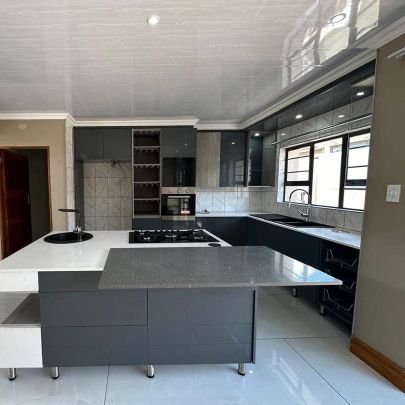 ThabangTBN's profile picture. 