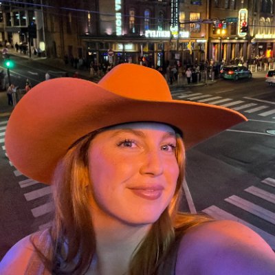 torischerer's profile picture. I market money on the market @fooletfs