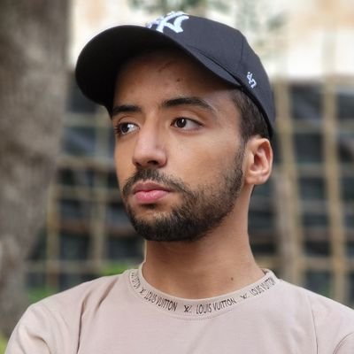 سبحان الله وبحمده، سبحان الله العظيم | شغوف بالألعاب والتصوير والأنميشن | مصمم على خفيف | مهتم بالأمور التقنية.