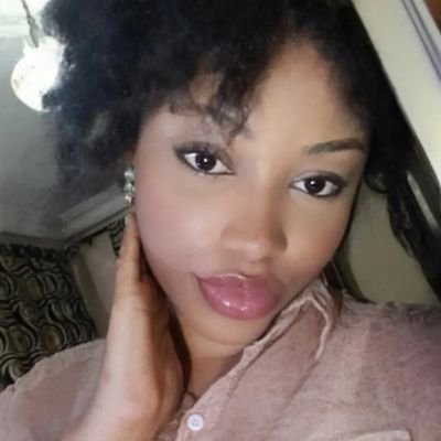 AwaCarla's profile picture. Étudiante en Biologie 😩
Alhamdoulilah 
🇨🇻🇬🇼🇸🇳