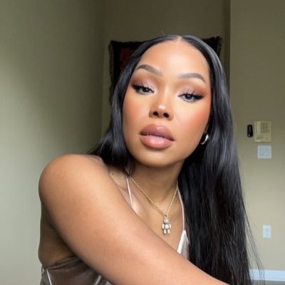 I’m here for a good time. ✨. iG: imnotabarbiie —————