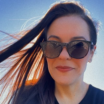 flaviaf_f's profile picture. { Just a small town girl }