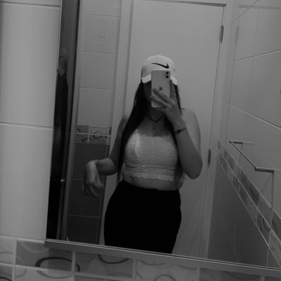 “The reality is wrong, the dreams are real “ ✨ • ig: filipa.cardoso_24. •111✨