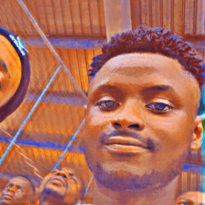 | THESPIAN/COMEDIAN |. 🇨🇦🍁 🇱🇷 |footballer| I can sing but don't | (I Tweet) A proud man utd fan. Formal account was hacked.