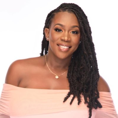 Lisa_SophiaR's profile picture. Living life with intentions, motivator, blogger #lisasophialivinglife #decidedtolive 💙💛 Life Quote: Matt 6:33