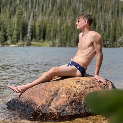 (18+. NSFW.) 🏳️🌈 I’m just a good boy trying to make it in the world