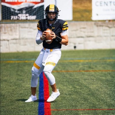 @RLFootball | C/O 2025 | Athlete | # 717-804-9582 | 6’2 190 | 3.9 gpa | bench:230 clean:230 | Football HC: @jesseshay | Email: hollingsheadrl12@gmail.com |