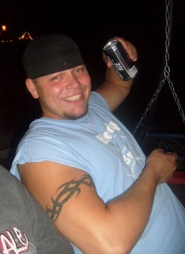 THarv7's profile picture. my kids are my life and when im not with them i love hunting, fishing and sports in general