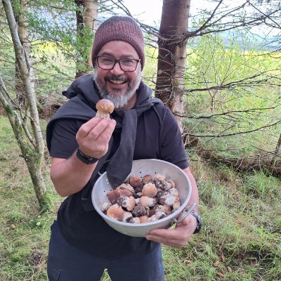 Just a cook, inspired by nature, the ocean, all things culinary, bikes and furry, four legged friends.
